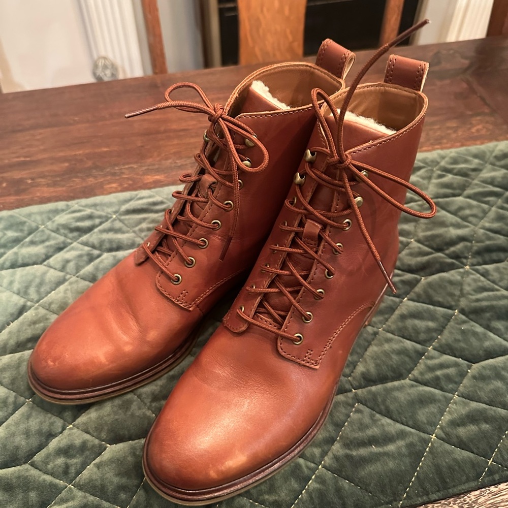 Clark’s Tan Sherpa-Lined Lace Up Leather Women’s Boots